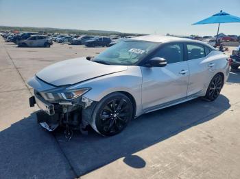  Salvage Nissan Maxima