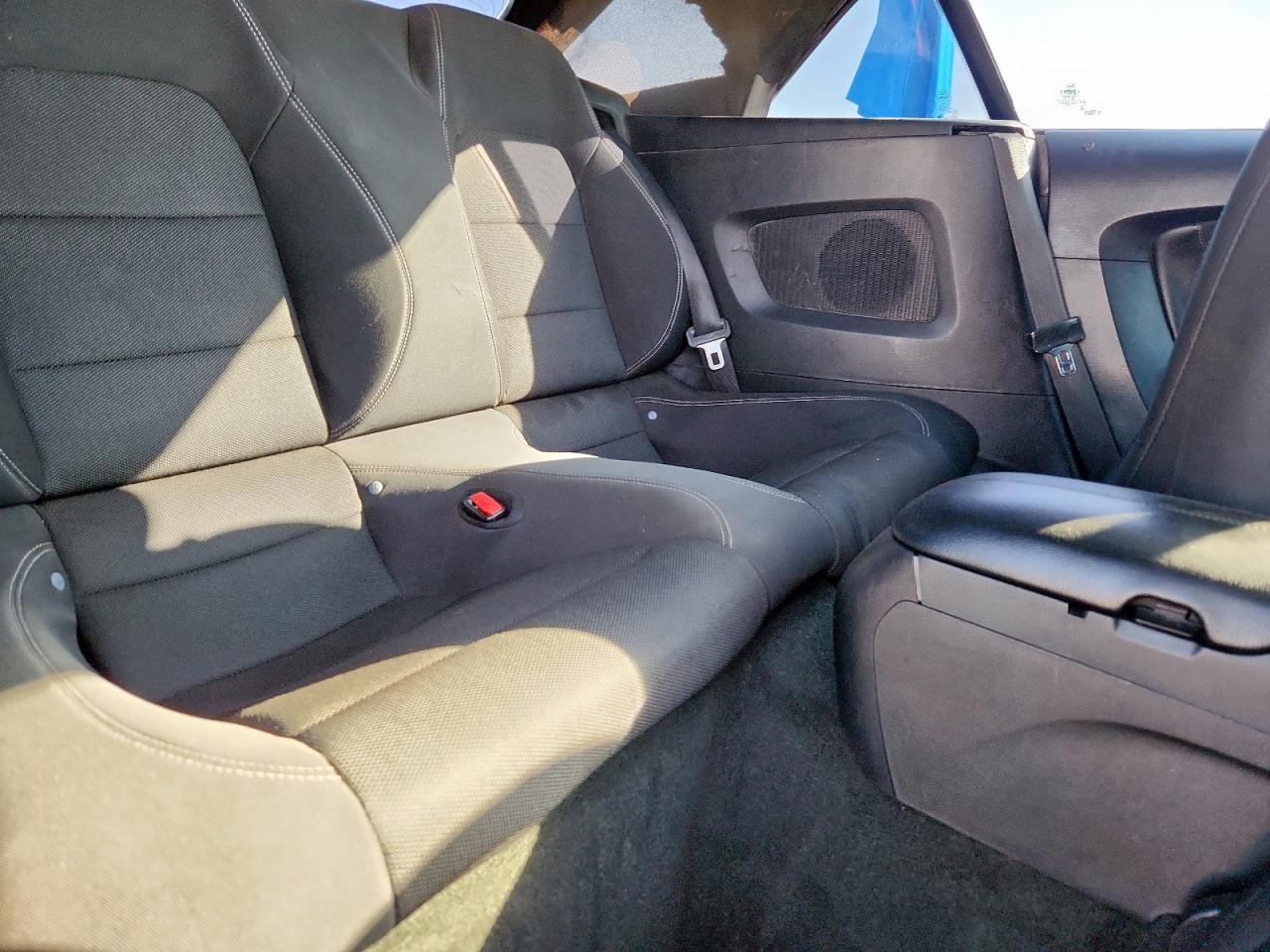 Ford Mustang Image 5