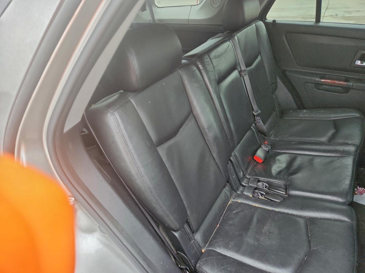 Cadillac SRX Image 10