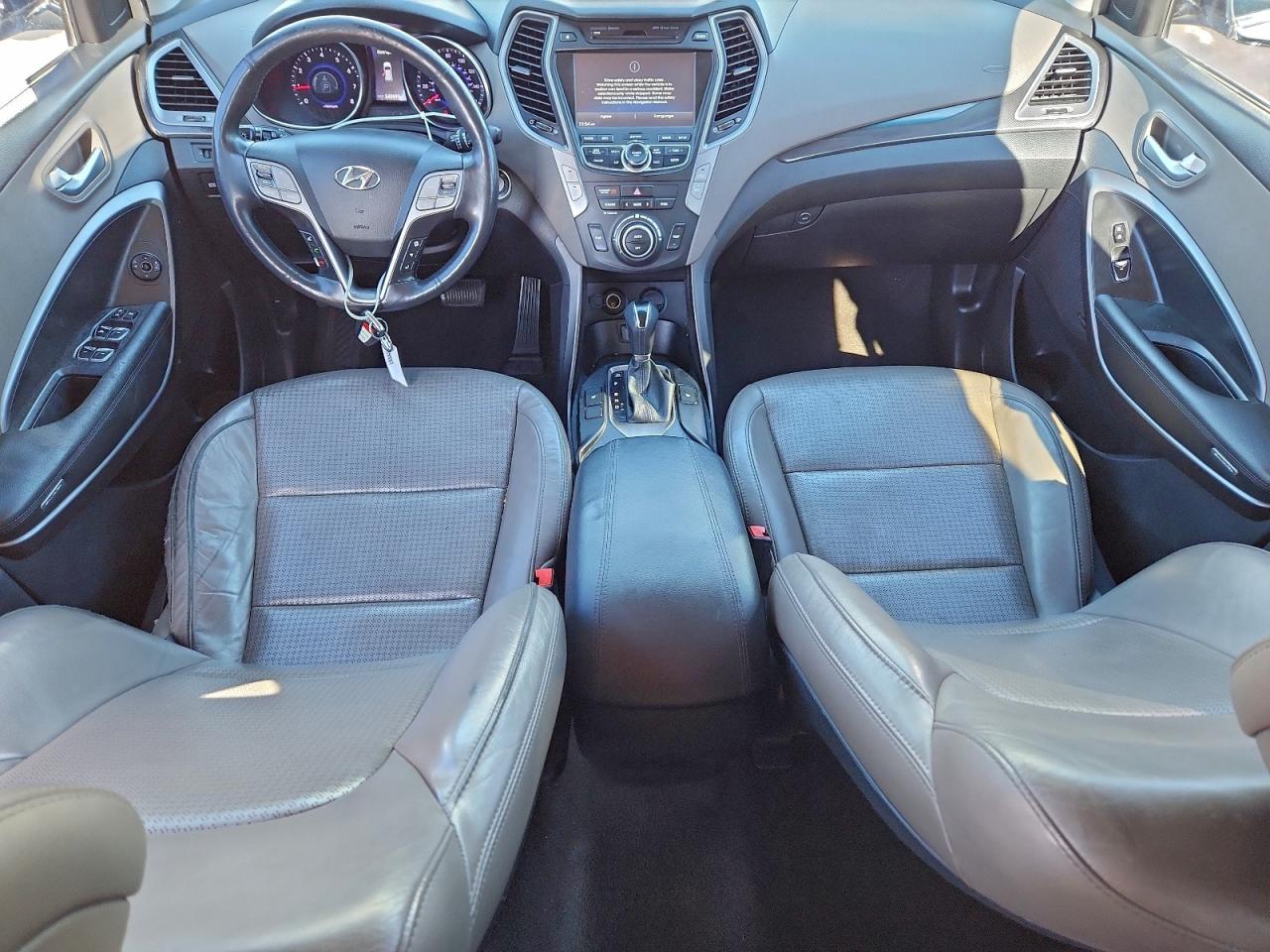 Hyundai SANTA FE Image 8