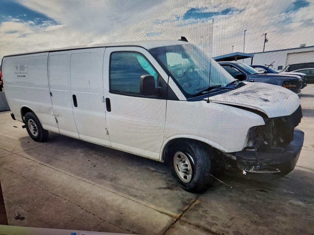 Chevrolet Express Image 3