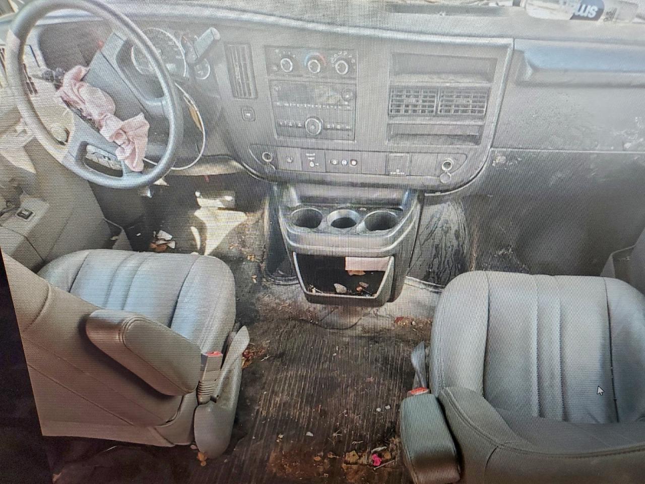 Chevrolet Express Image 11