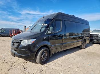 Salvage Mercedes-Benz Sprinter