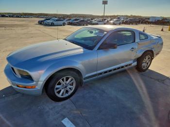  Salvage Ford Mustang