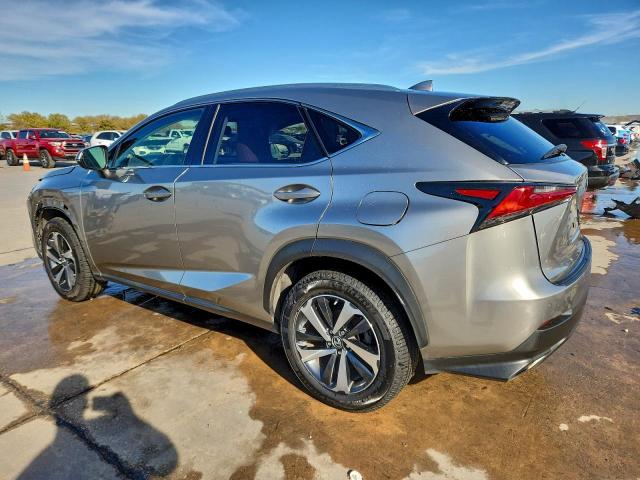 Lexus NX 300 Image 12