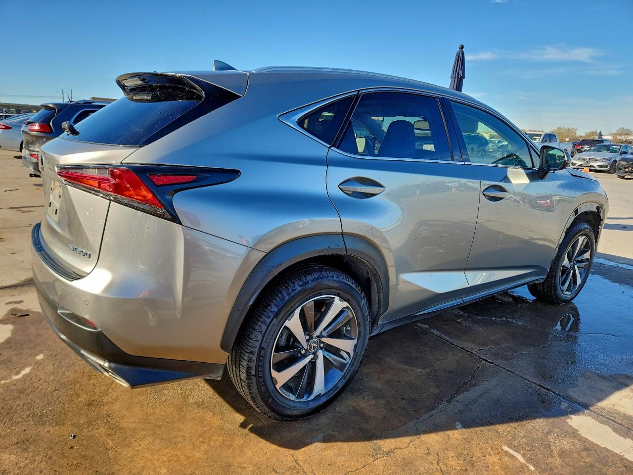 Lexus NX 300 Image 9