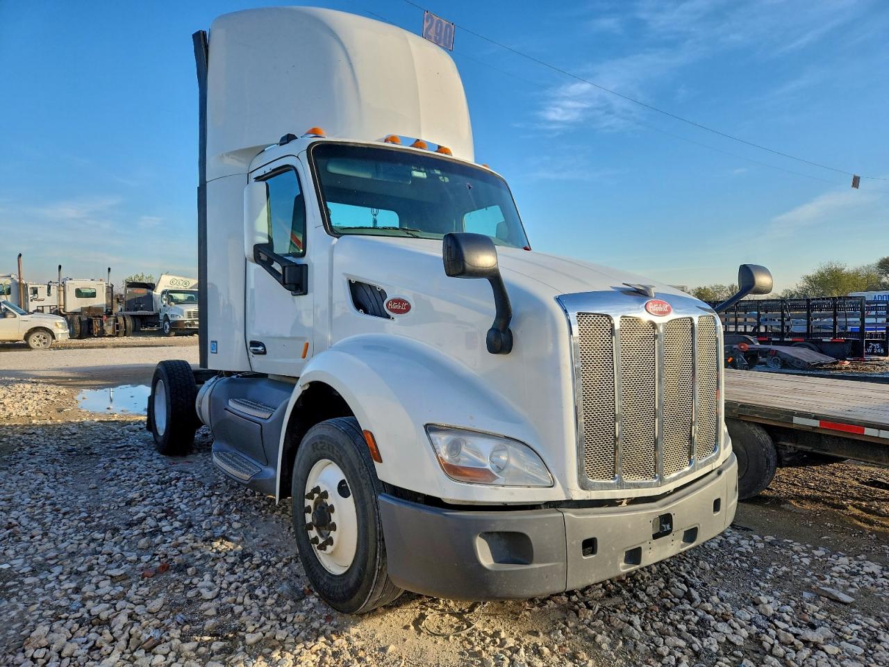 Peterbilt 579 Image 1