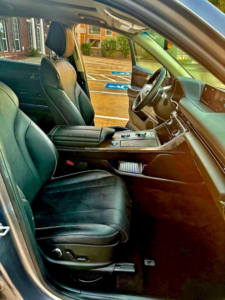 Genesis GV80 Base Image 9