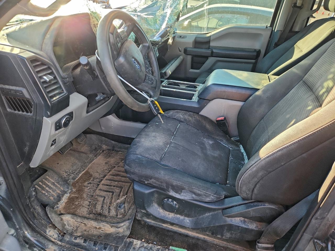 Ford F-150 Supercrew Image 8