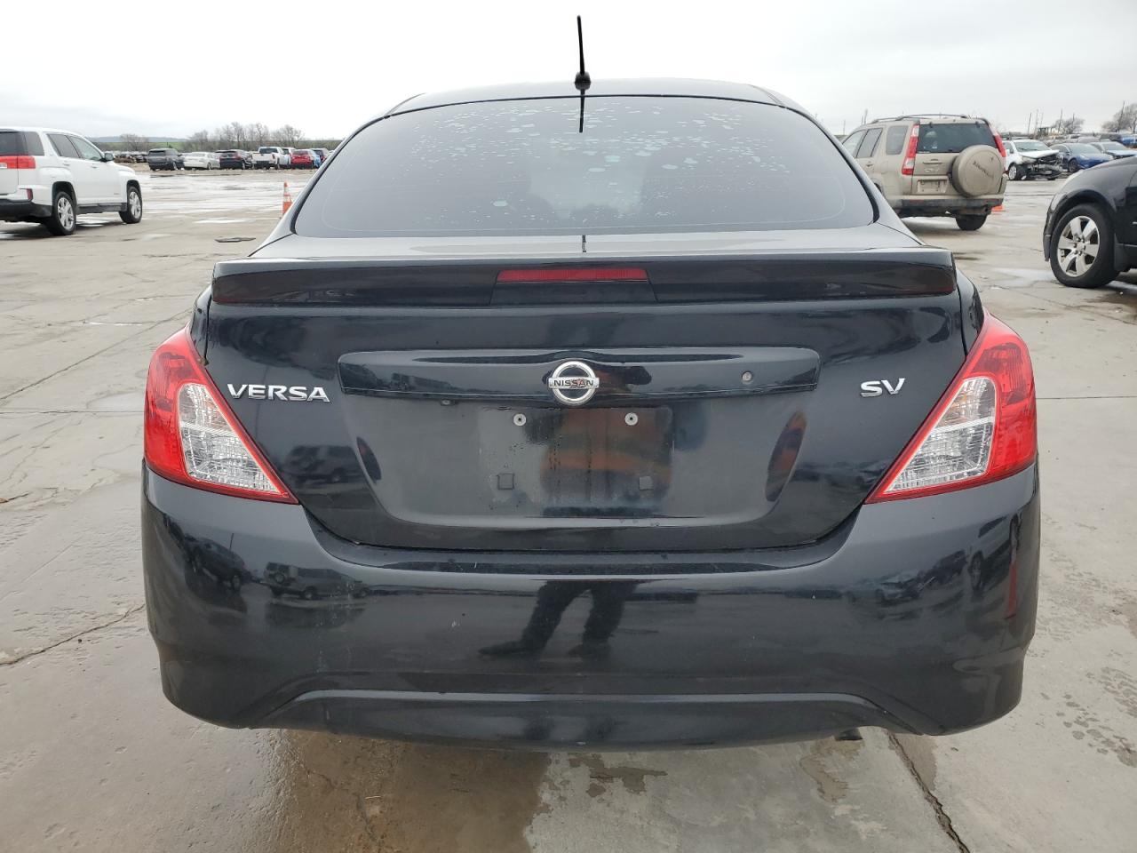 Nissan Versa S Image 12