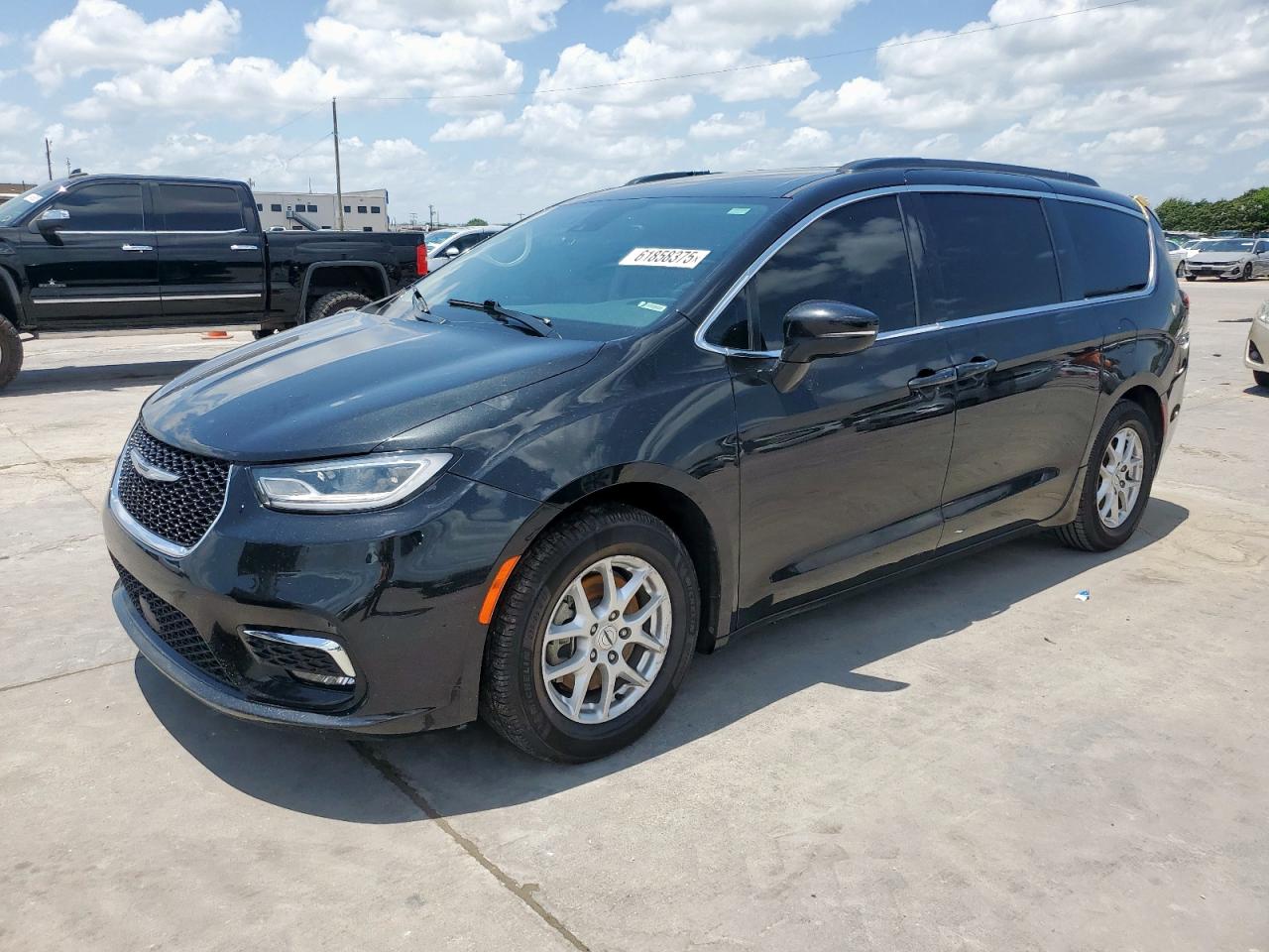 Chrysler Pacifica Touring L Image 1