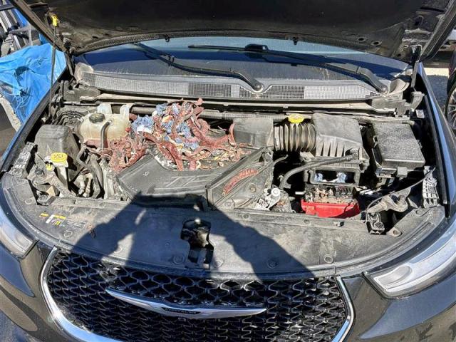 Chrysler Pacifica Touring L Image 8