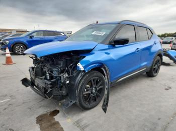  Salvage Nissan Kicks