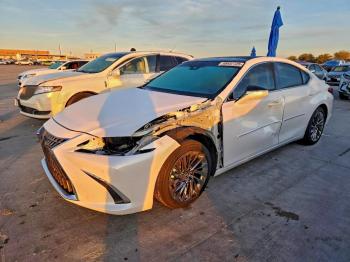  Salvage Lexus Es