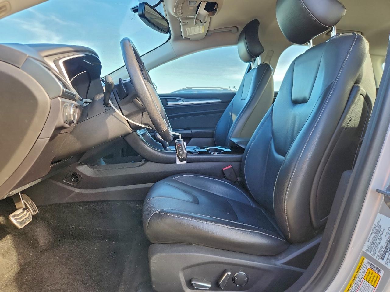 Ford Fusion Titanium Image 12