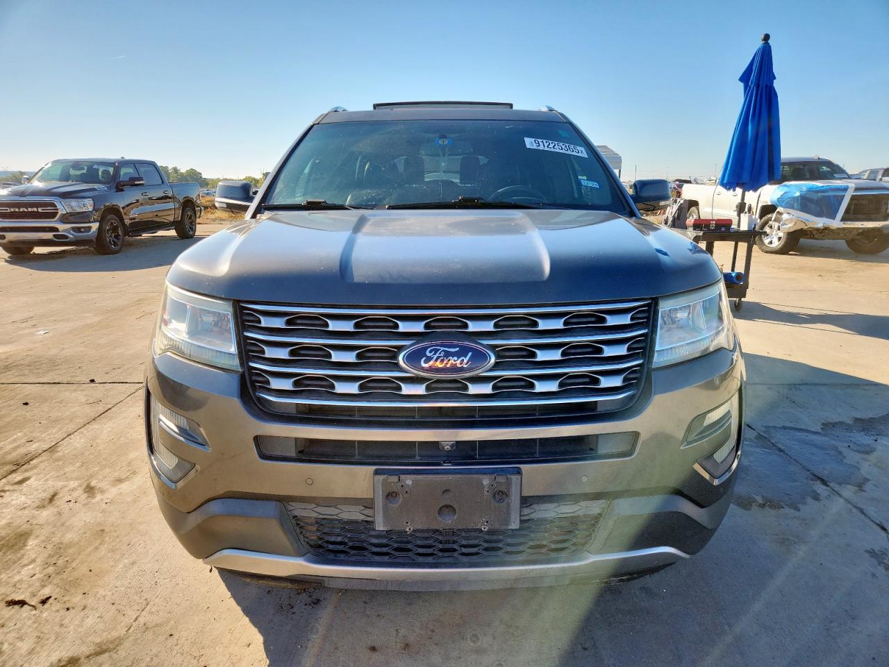 Ford Explorer Limited Image 9
