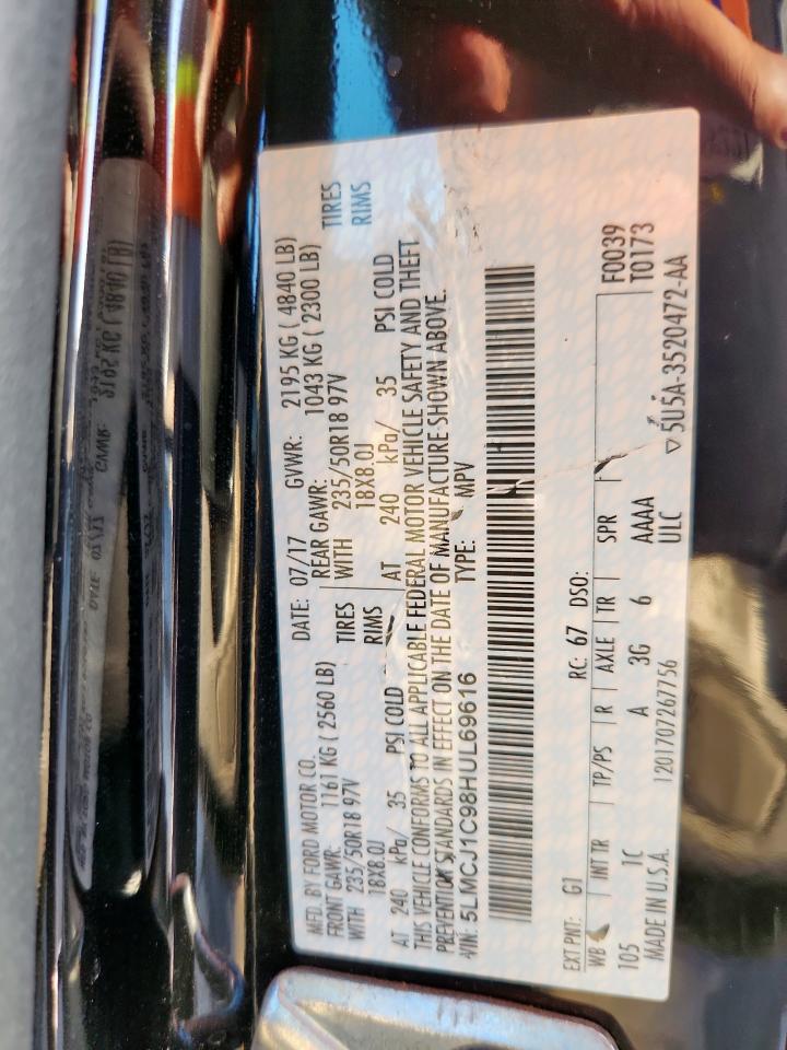 Lincoln MKC Premiere Image 12