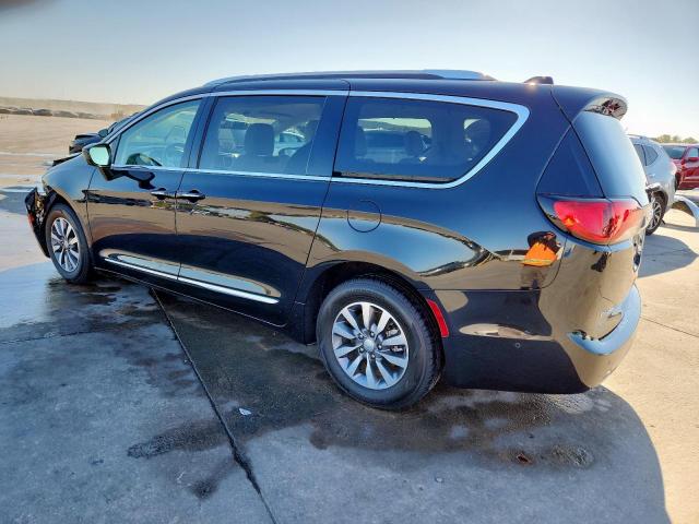 Chrysler Pacifica Touring L Plus Image 5