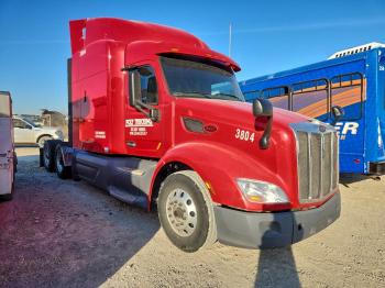  Salvage Peterbilt 579