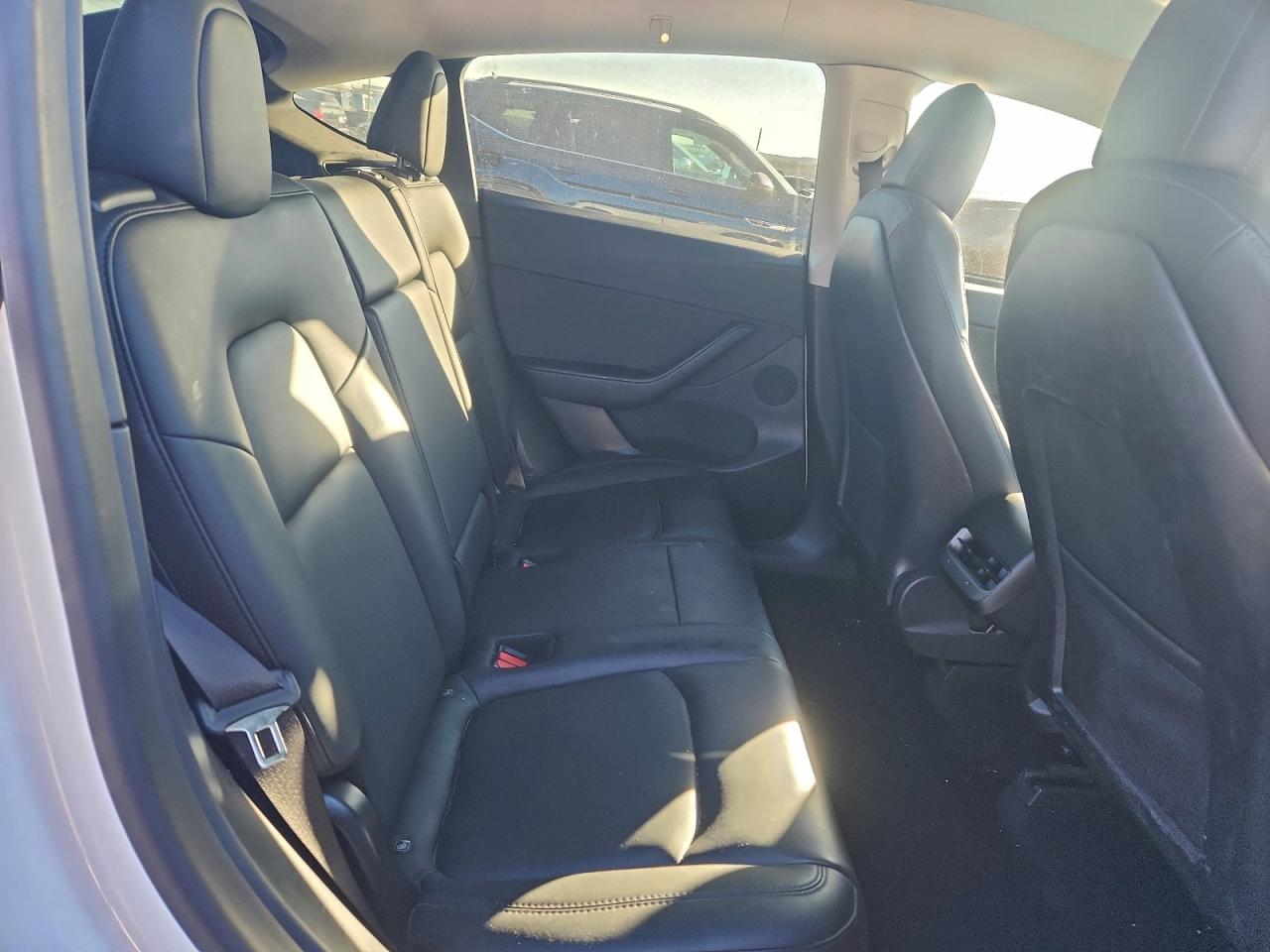 Tesla Model Y Image 10