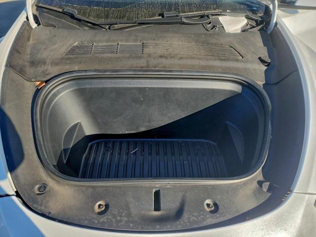 Tesla Model Y Image 8