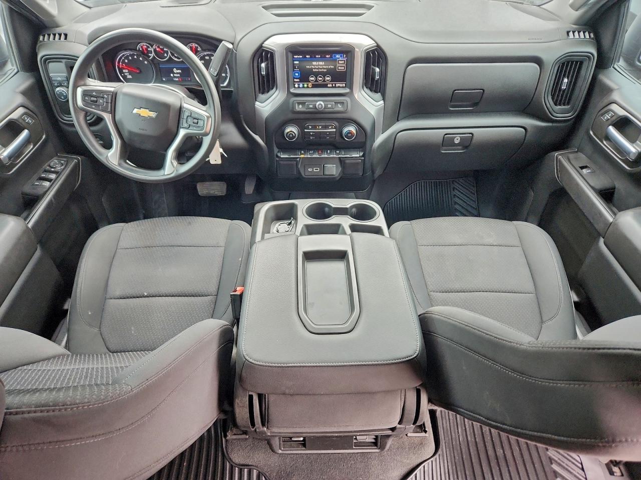 Chevrolet Silverado C1500 Custom Image 8