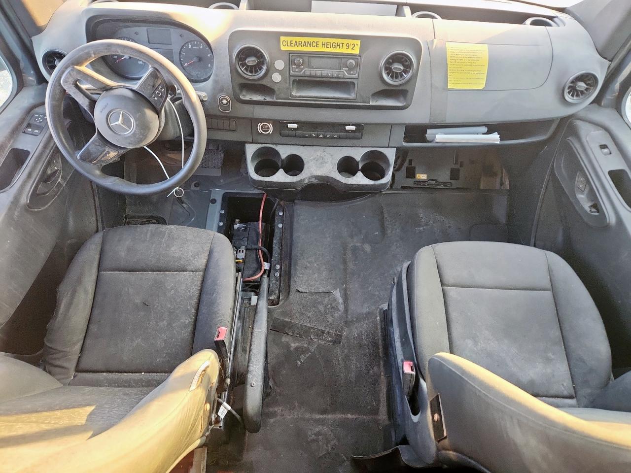 Mercedes-Benz Sprinter 2500/3500 Image 4