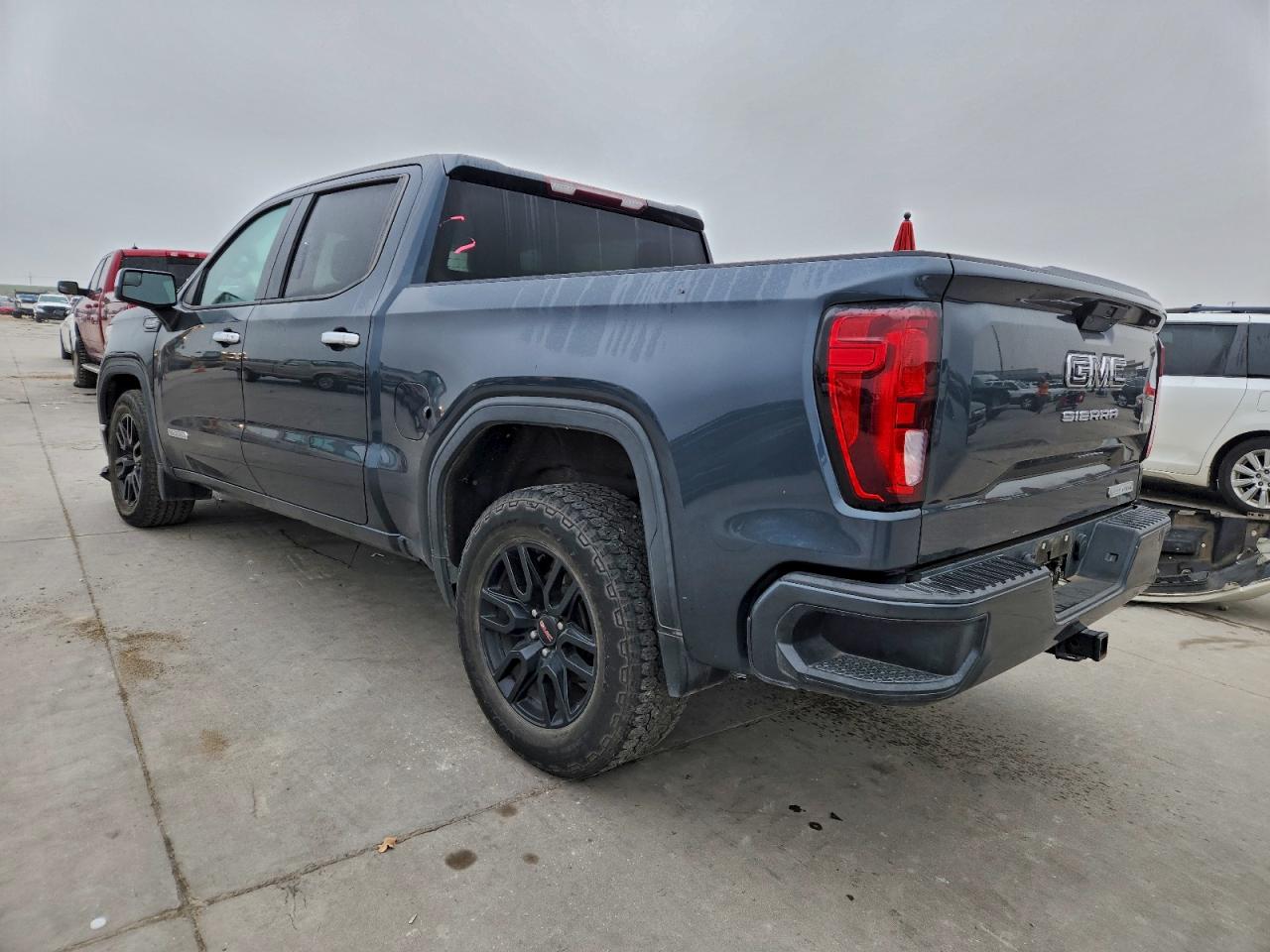 GMC Sierra C1500 Elevation Image 4