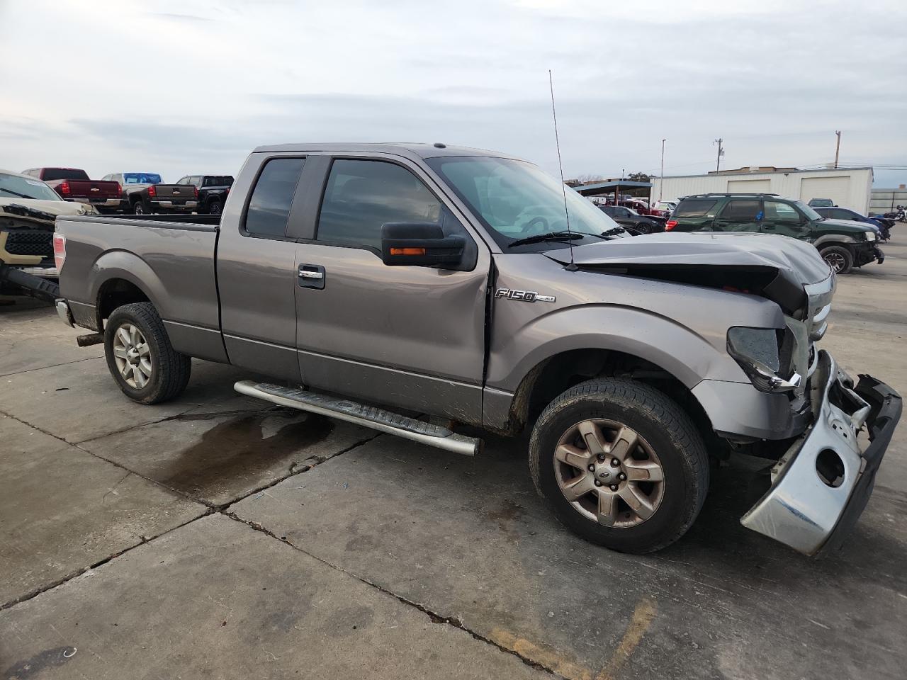 Ford F-150 Super Cab Image 3