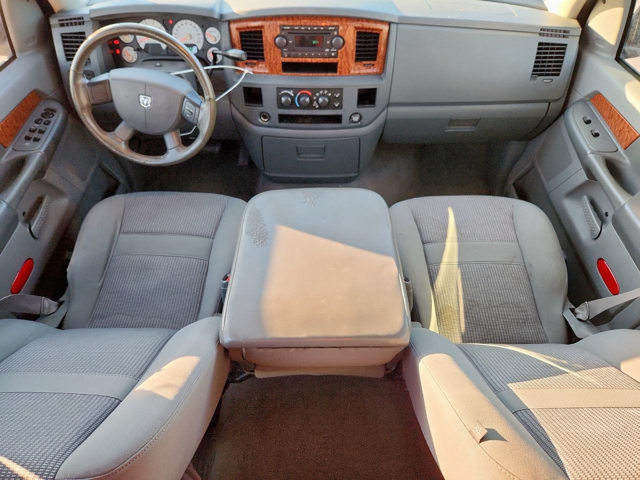 Dodge Ram 1500 St Image 4