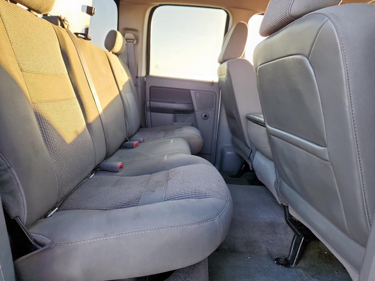 Dodge Ram 1500 St Image 10