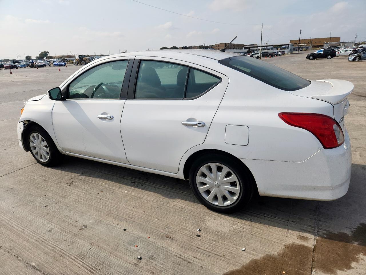 Nissan Versa S Image 2