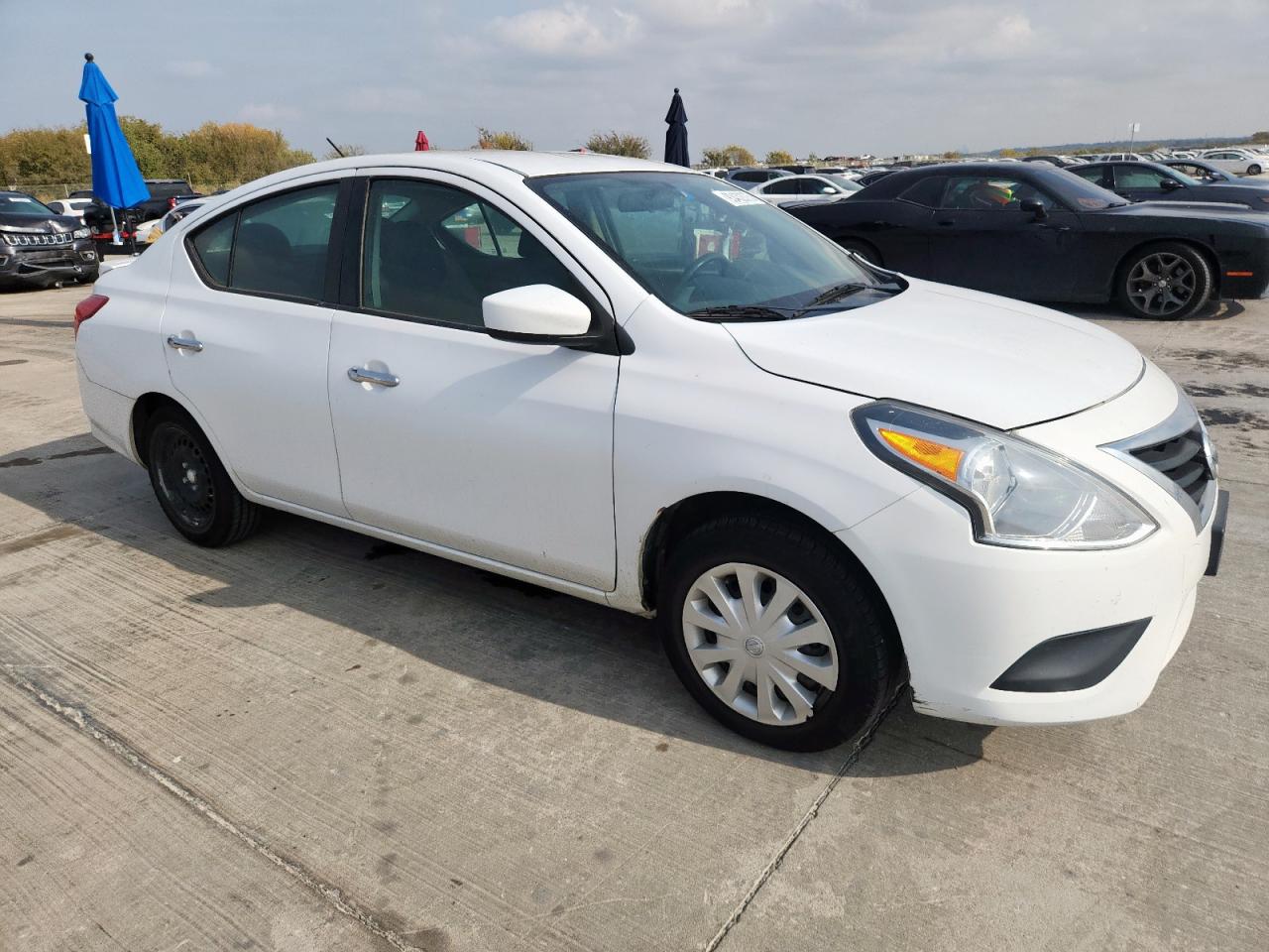 Nissan Versa S Image 3