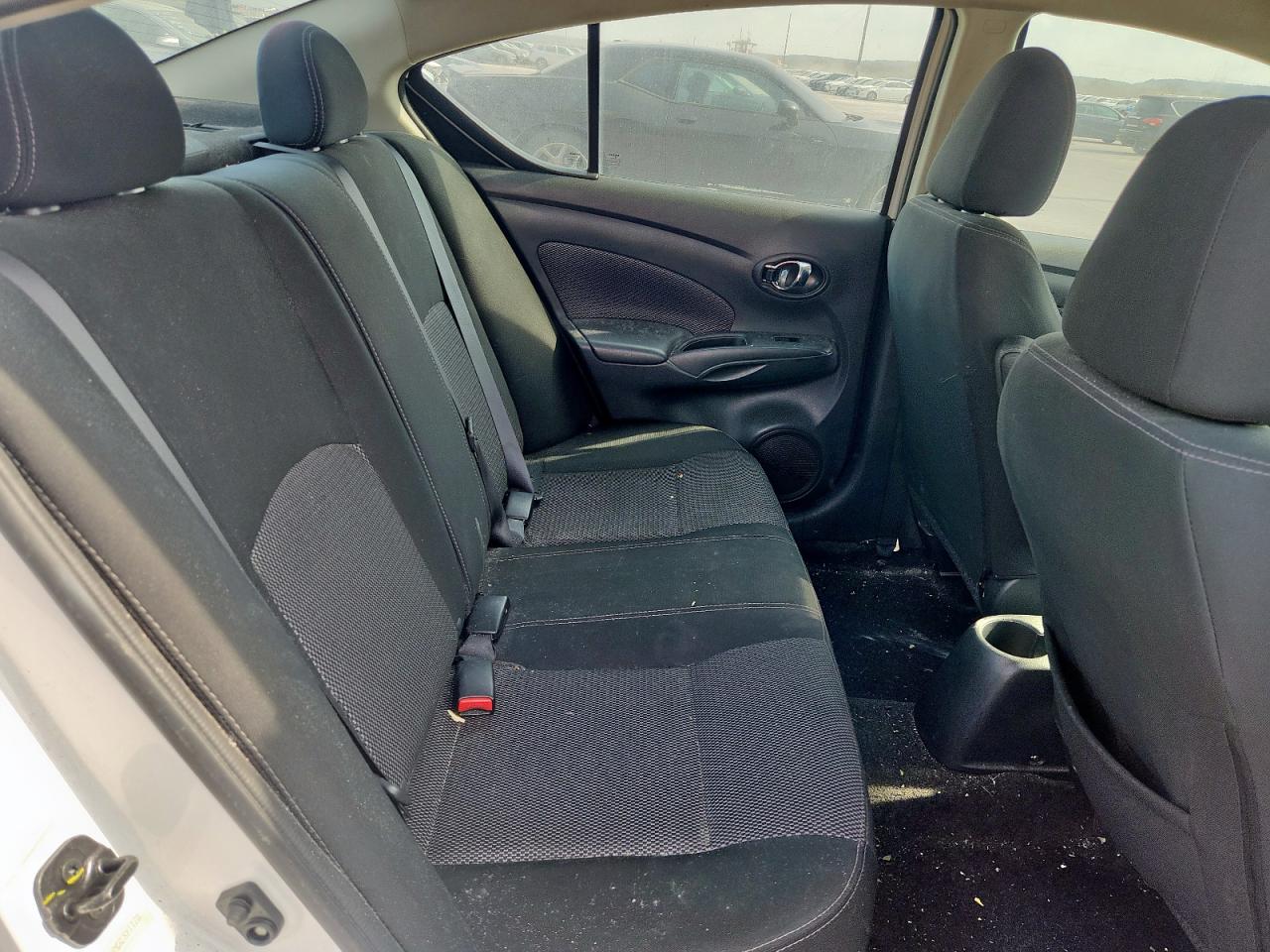 Nissan Versa S Image 8