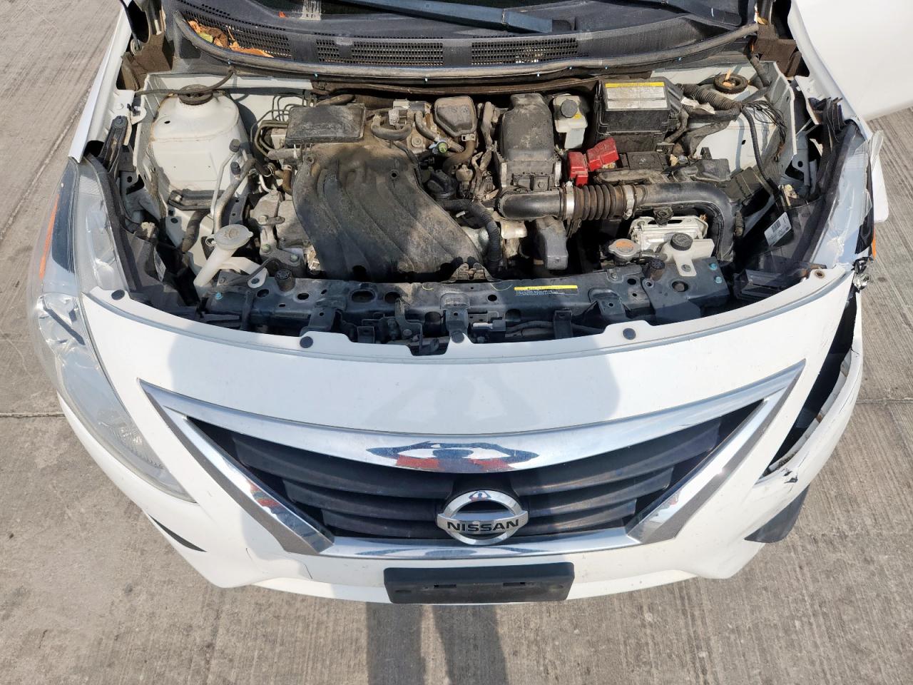 Nissan Versa S Image 11