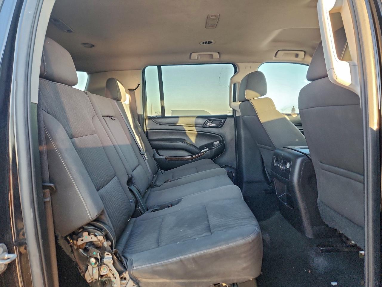 Chevrolet Suburban K1500 Lt Image 10