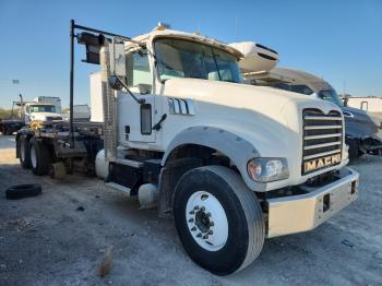  Salvage Mack 700 Gu700