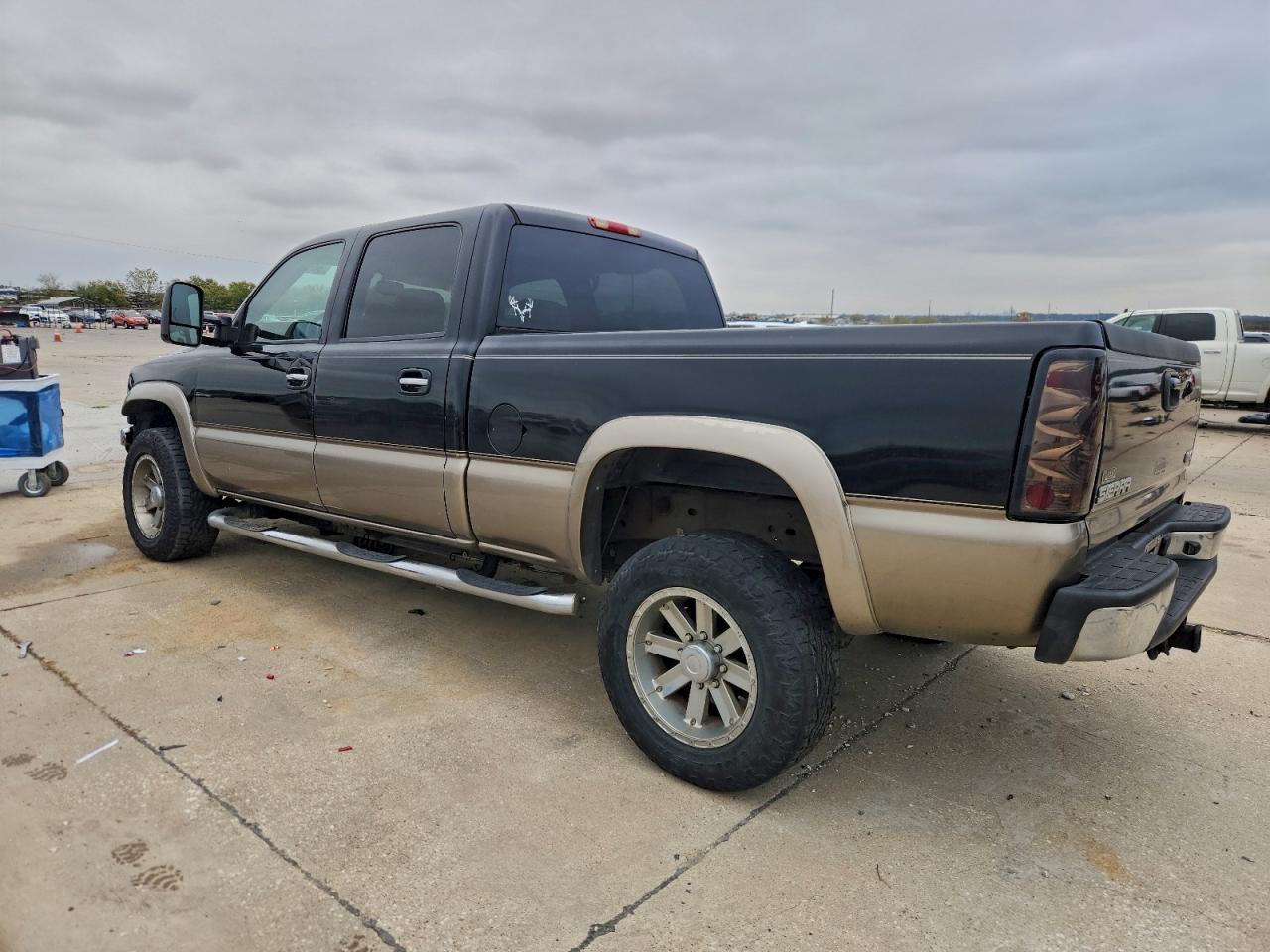 GMC Sierra K2500 Heavy Duty Image 3