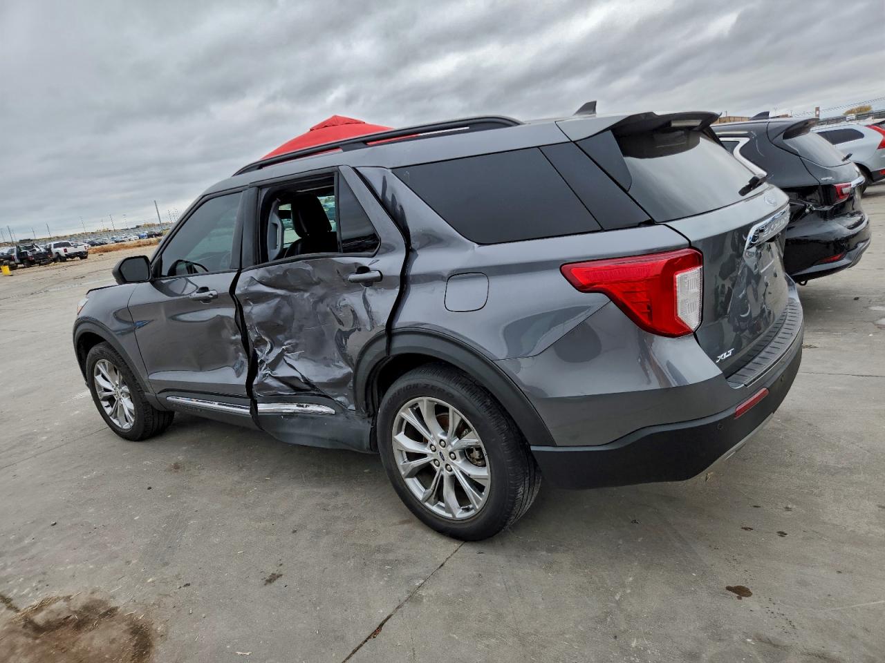 Ford Explorer Xlt Image 4