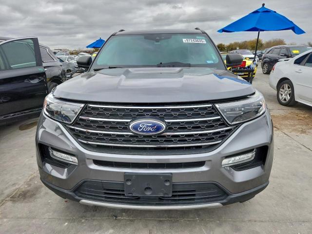 Ford Explorer Xlt Image 8