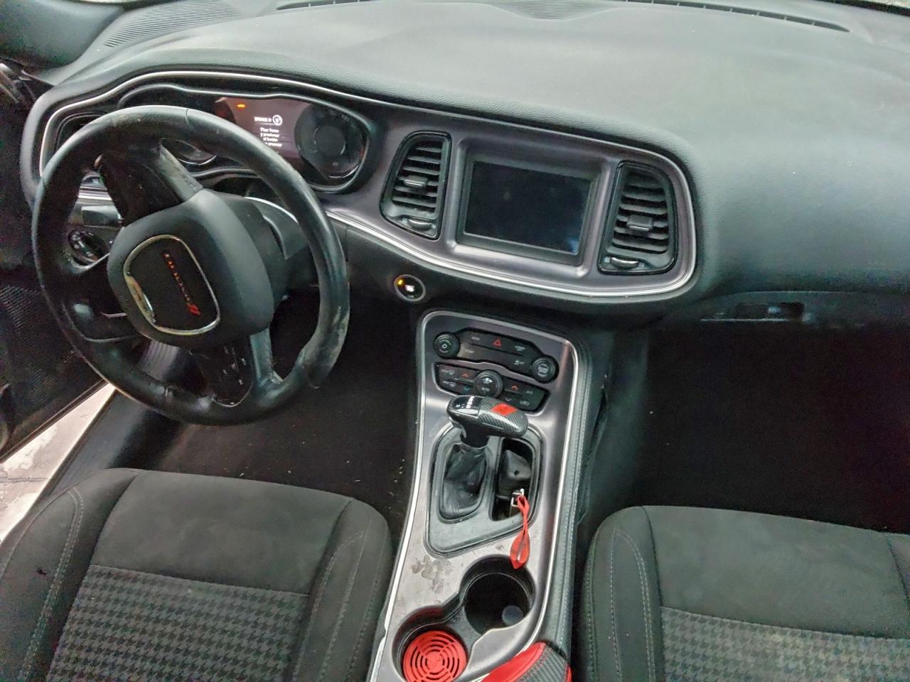 Dodge Challenger Sxt Image 10