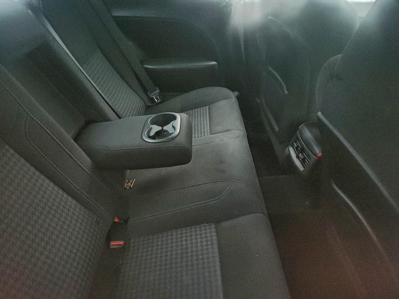 Dodge Challenger Sxt Image 5