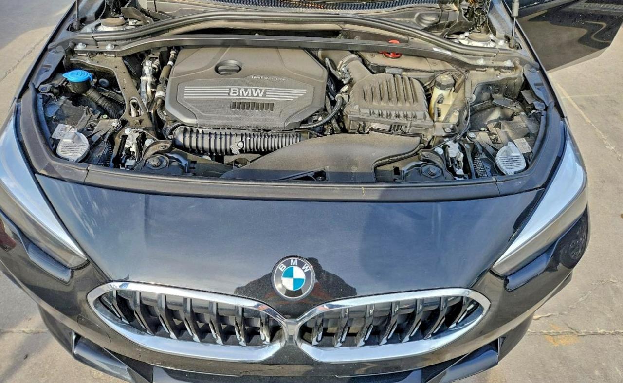 BMW 2 Series Image 8