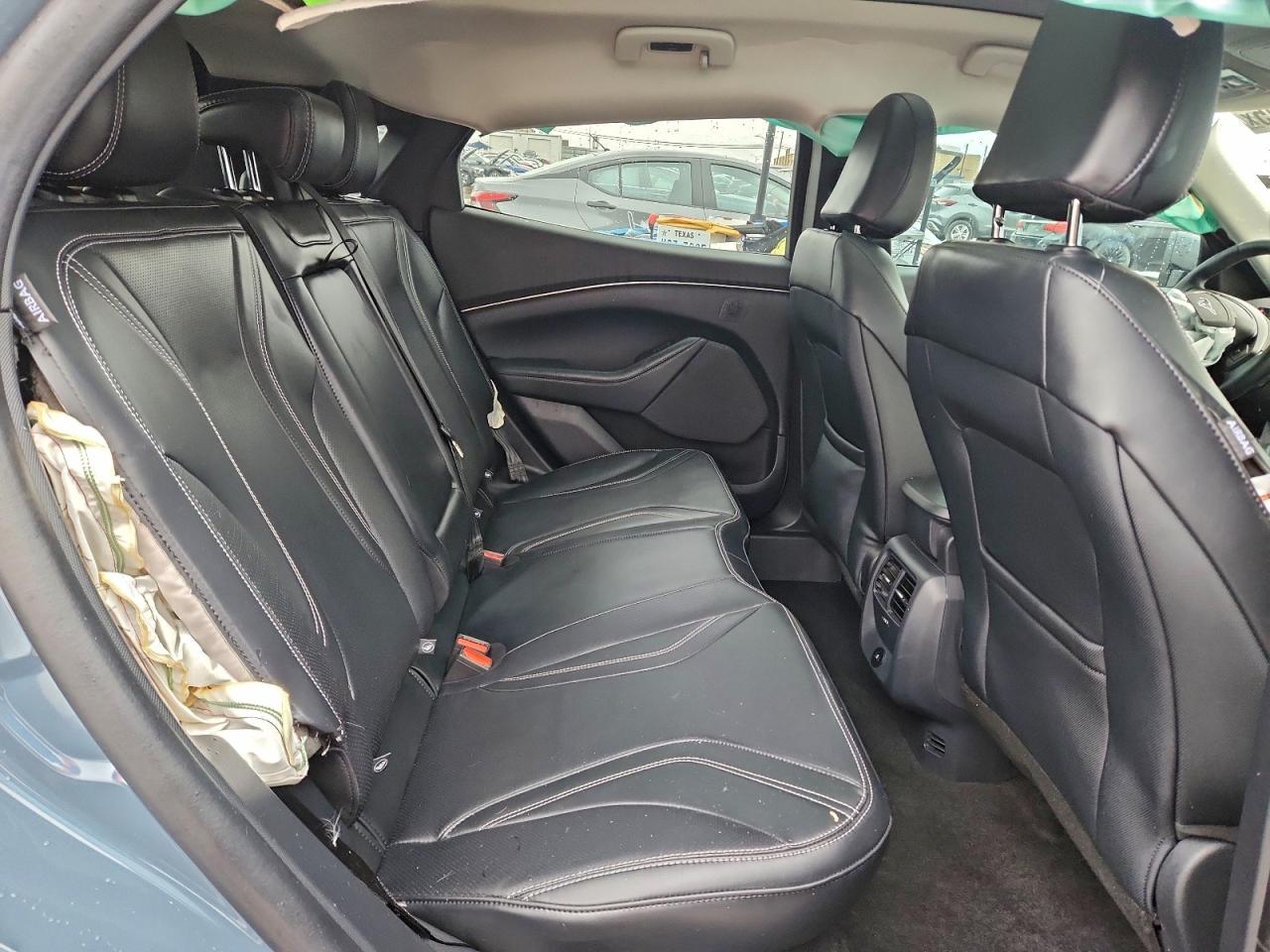 Ford Mustang Premium Image 9