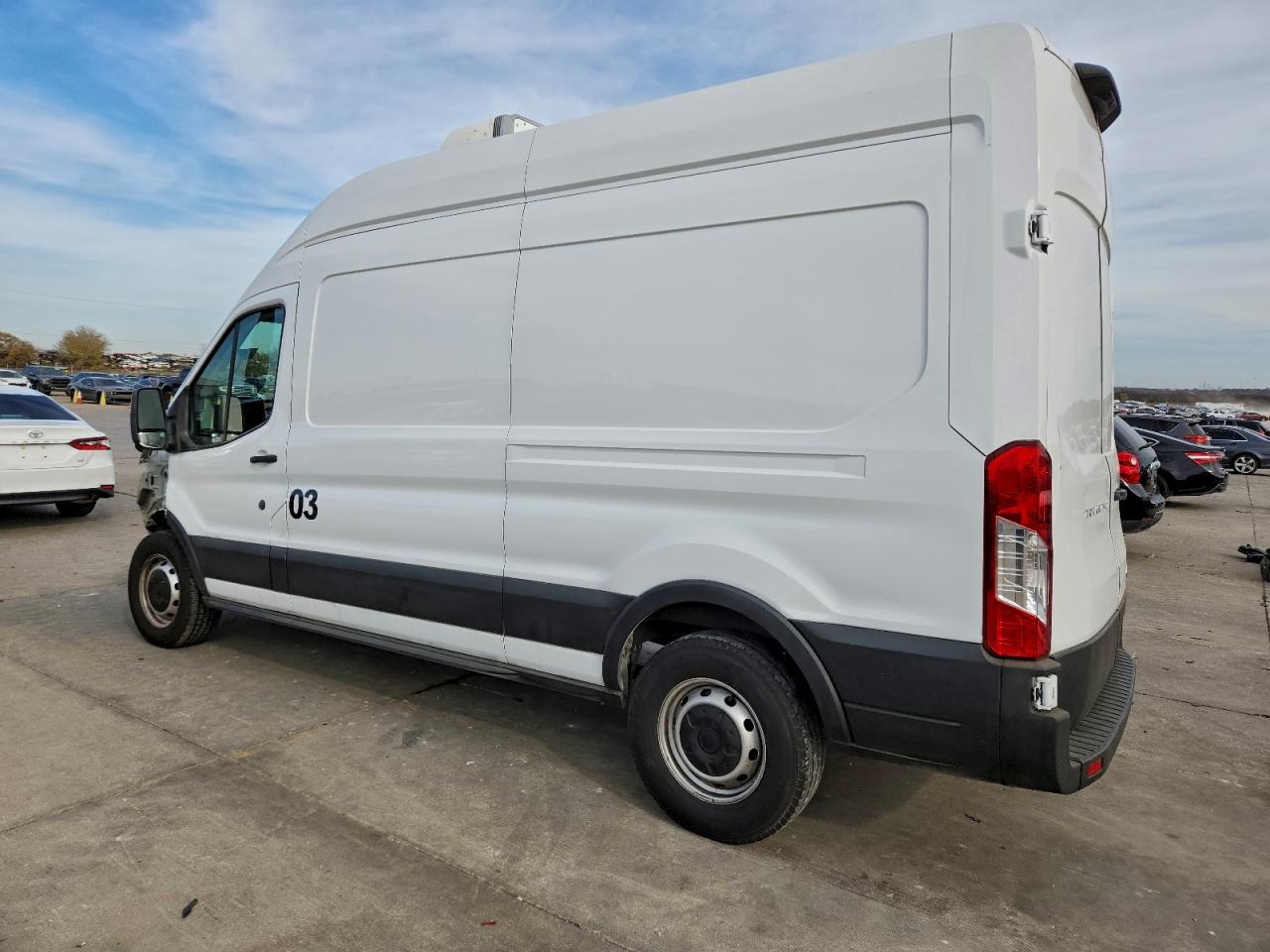 Ford Transit T-250 Image 6