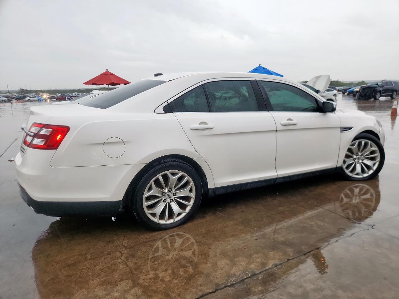 Ford Taurus Limited Image 6