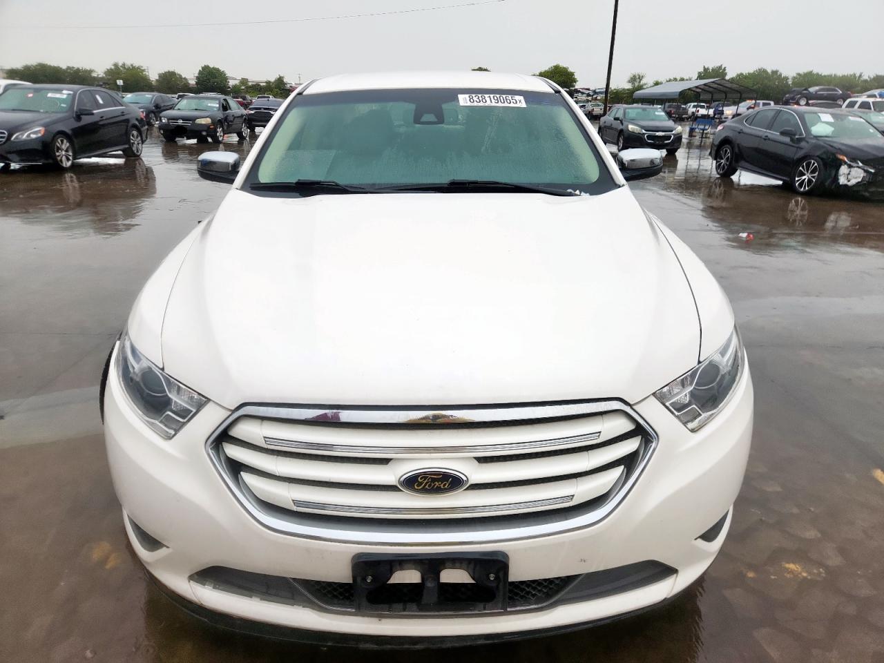 Ford Taurus Limited Image 4