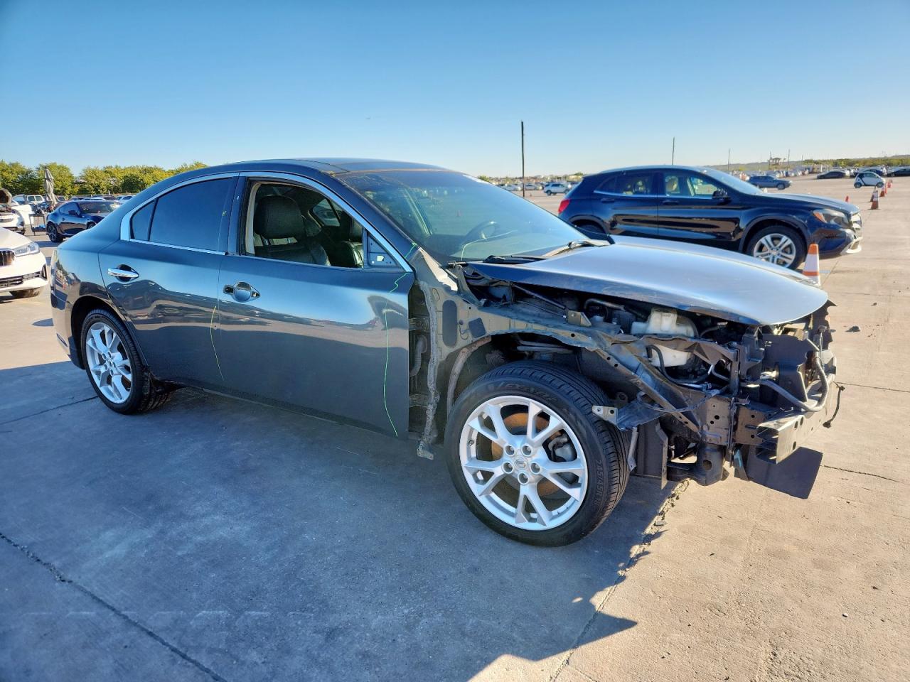 Nissan Maxima S Image 2