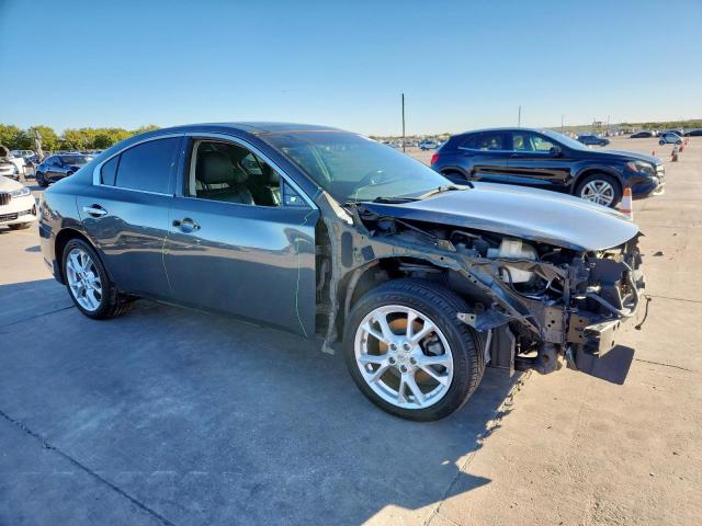 Nissan Maxima S Image 2