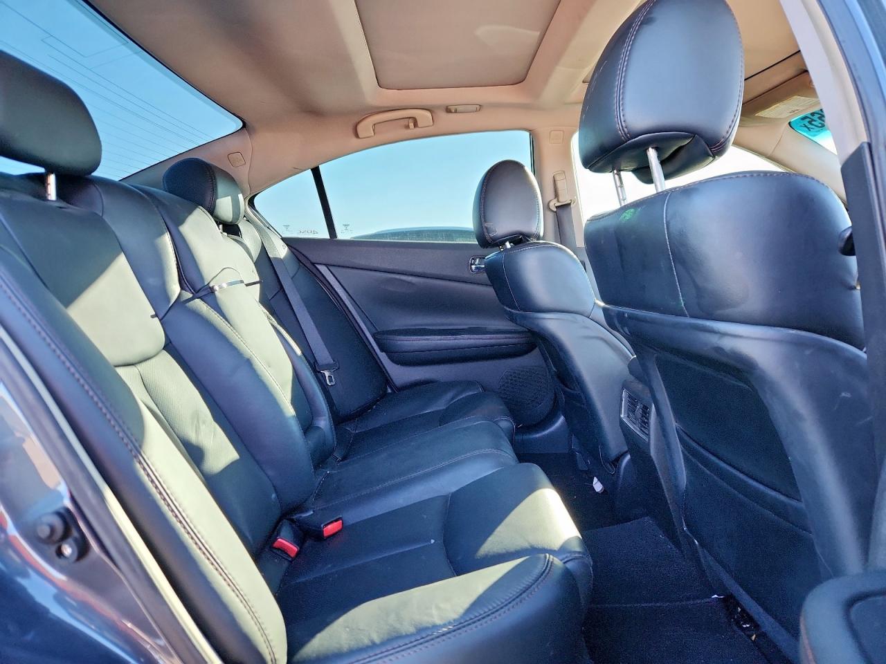 Nissan Maxima S Image 4